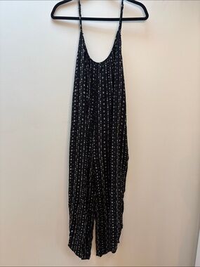 Hem & Thread - Black Printed Spaghetti-Strap Jumpsuit Size Medium